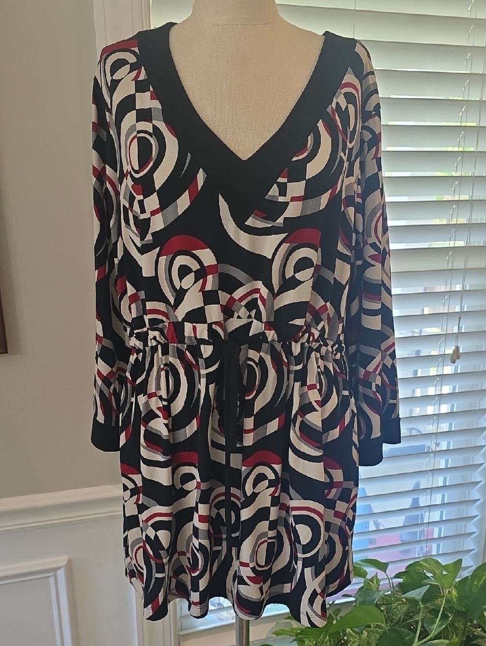 Susan Lawrence Black, White & Red Geometric V-Neck Tunic